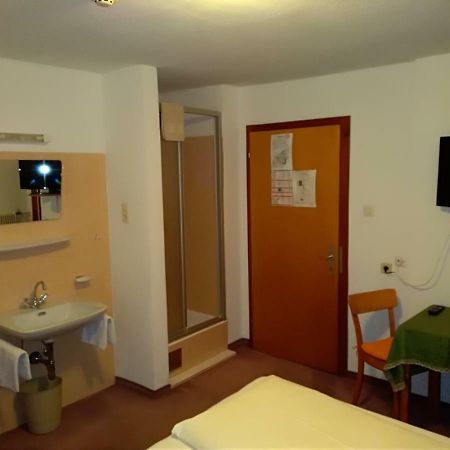 אישגל Hotel Garni Alpenrose מראה חיצוני תמונה