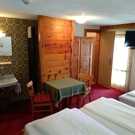 אישגל Hotel Garni Alpenrose מראה חיצוני תמונה