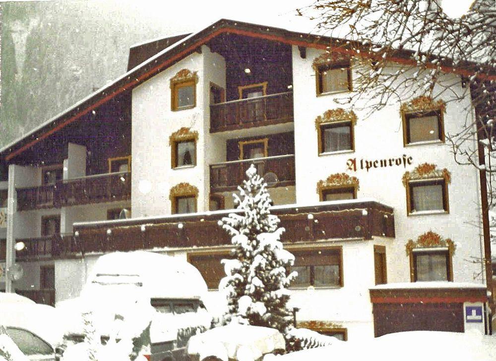 אישגל Hotel Garni Alpenrose מראה חיצוני תמונה