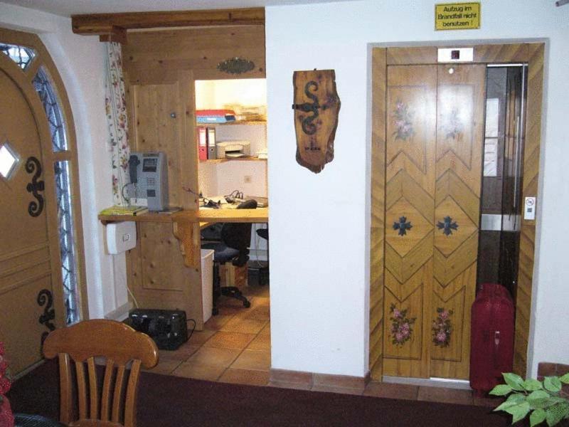 אישגל Hotel Garni Alpenrose מראה חיצוני תמונה