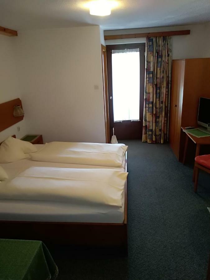 אישגל Hotel Garni Alpenrose מראה חיצוני תמונה