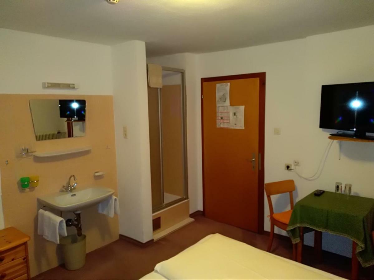 אישגל Hotel Garni Alpenrose מראה חיצוני תמונה