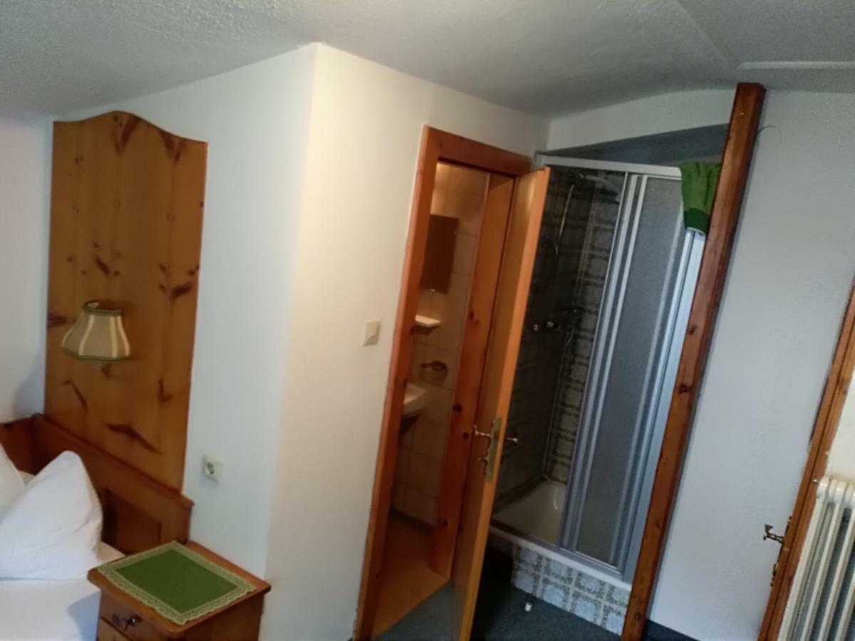 אישגל Hotel Garni Alpenrose מראה חיצוני תמונה