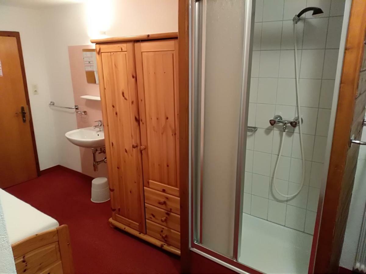 אישגל Hotel Garni Alpenrose מראה חיצוני תמונה