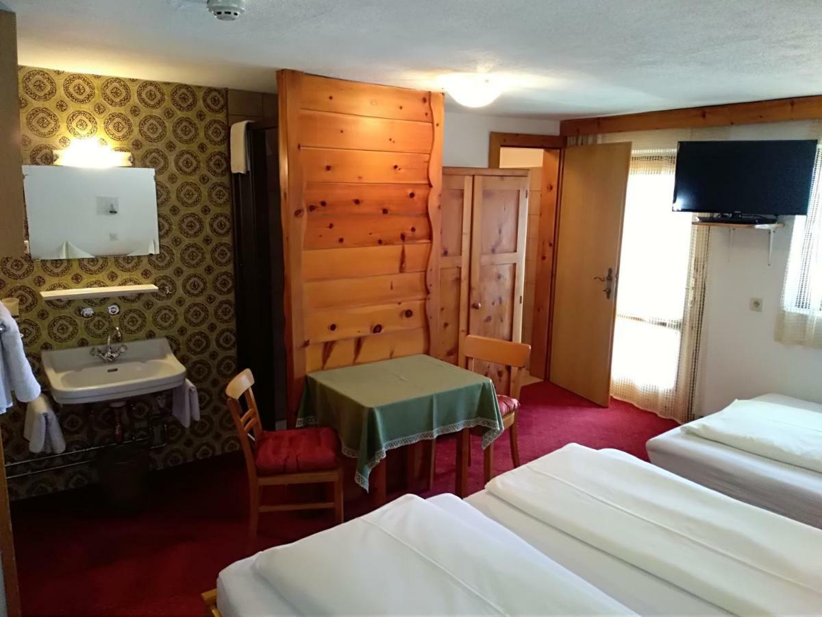אישגל Hotel Garni Alpenrose מראה חיצוני תמונה